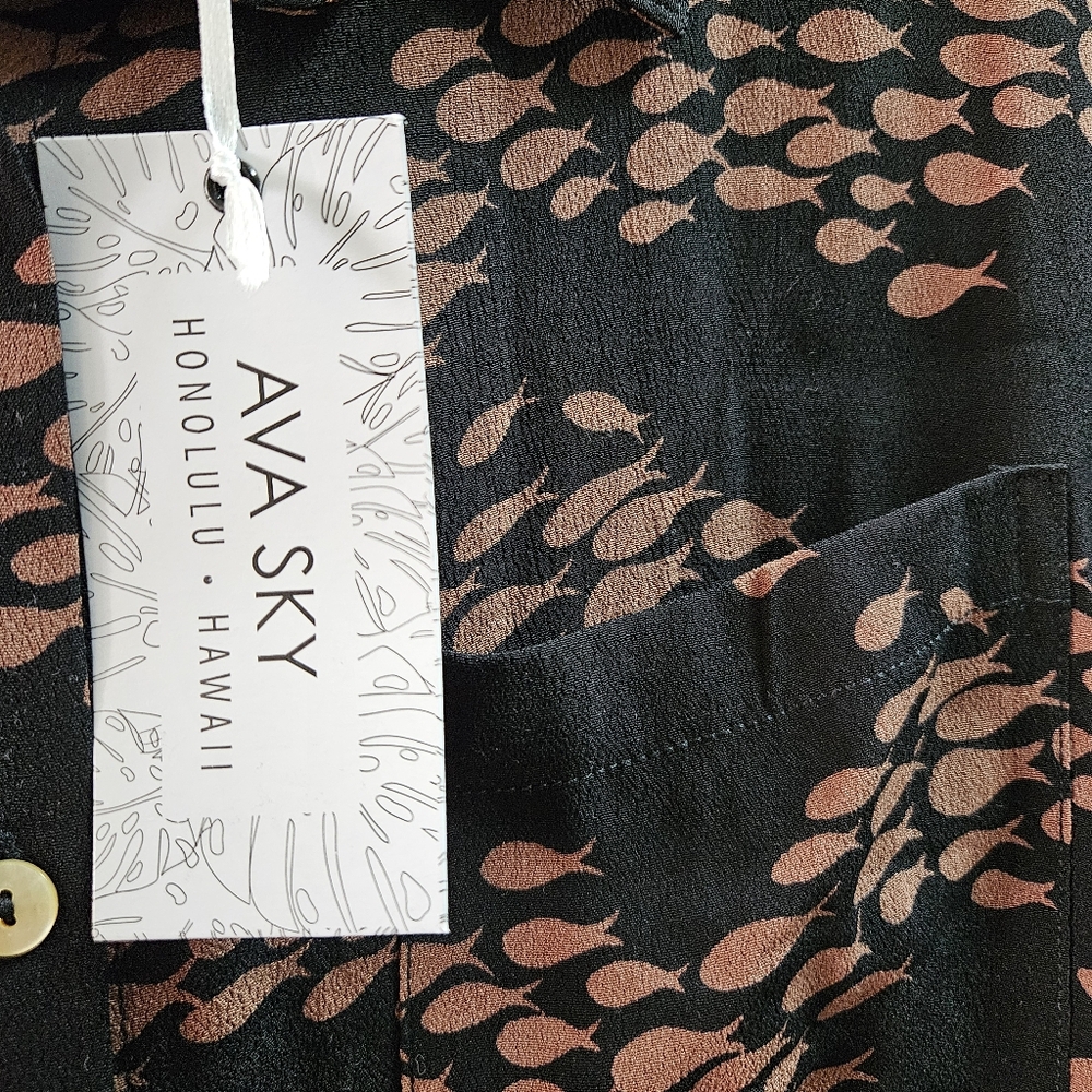 BNWT Fighting Eel Ava Sky Top Posi Fish Print Top - Picture 3 of 4
